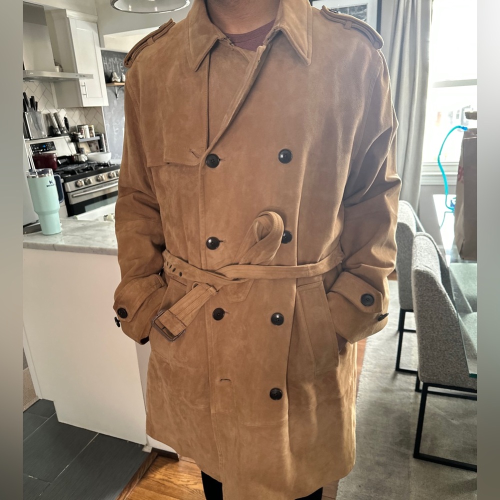 Banana Republic 

HERITAGE SUEDE TRENCH COAT